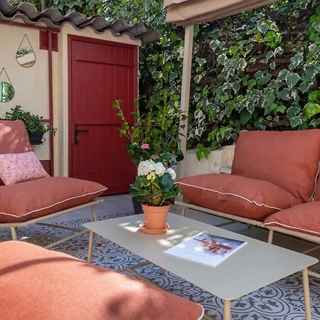 Apartman With Garden Centre